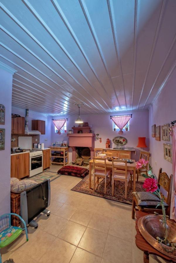 Minodora'S Guesthouse Dikorfo Esterno foto